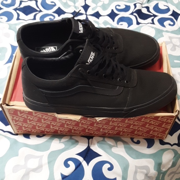 Shoes - Picture 2 of 4